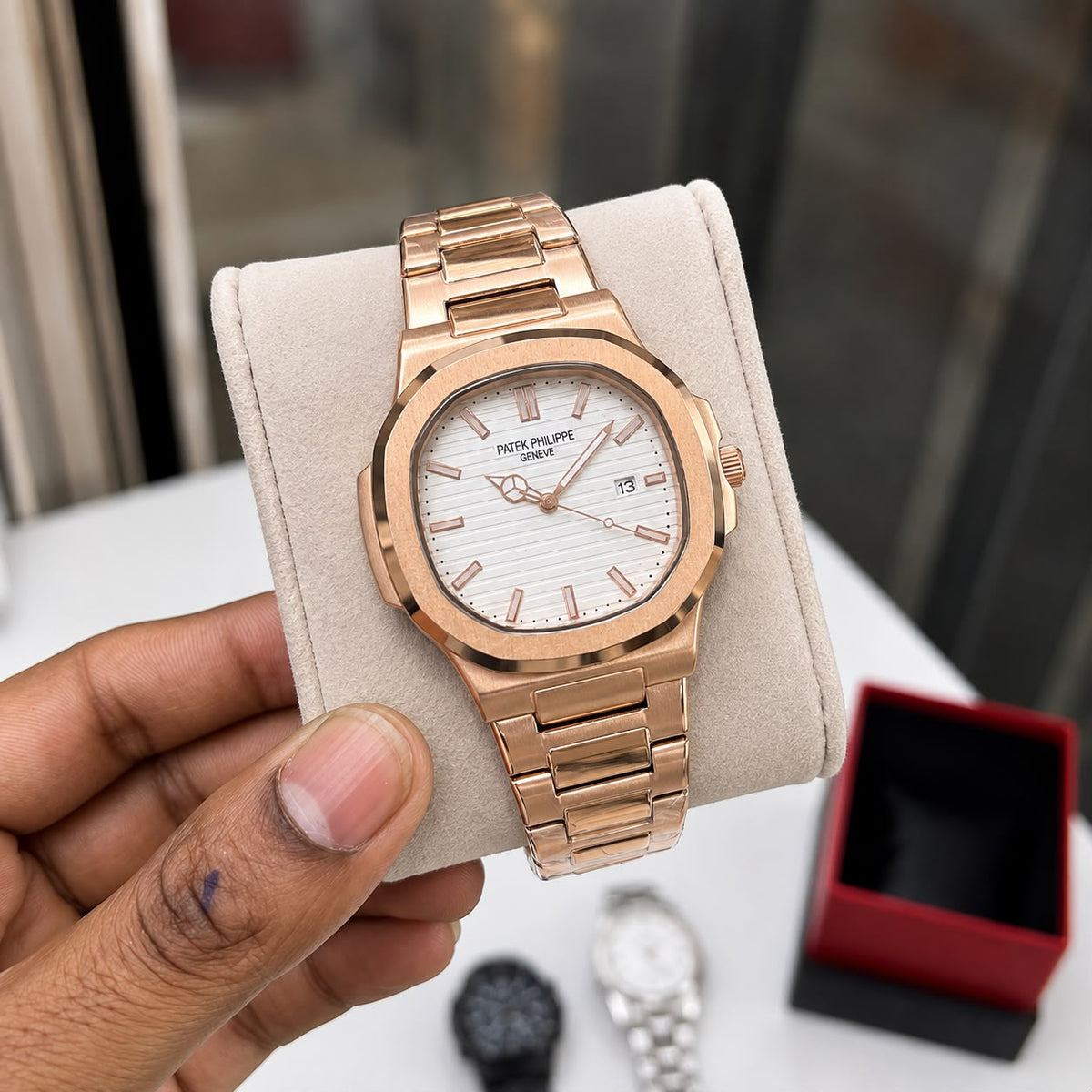 Patek Philippe Nautilus — Luxurious_S12