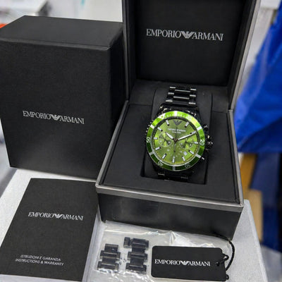 Em_orio Ar_ani Ceramica Look watch is a classic yet stylish design in all over full Stainless Steel Chain_J22
