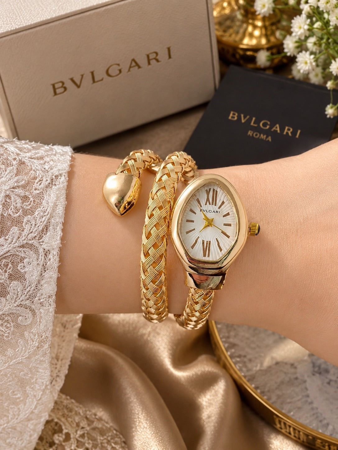 statement watch that combines jewellery-inspired styling_SL13