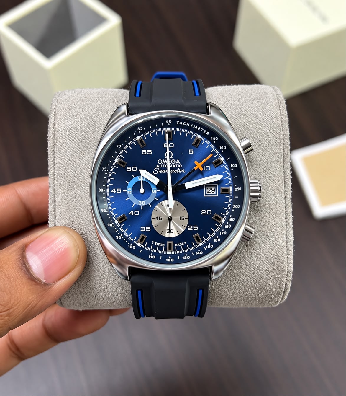 Omega Seamaster Chronograph  Luxury rose gold finish with a bold black dial_S8