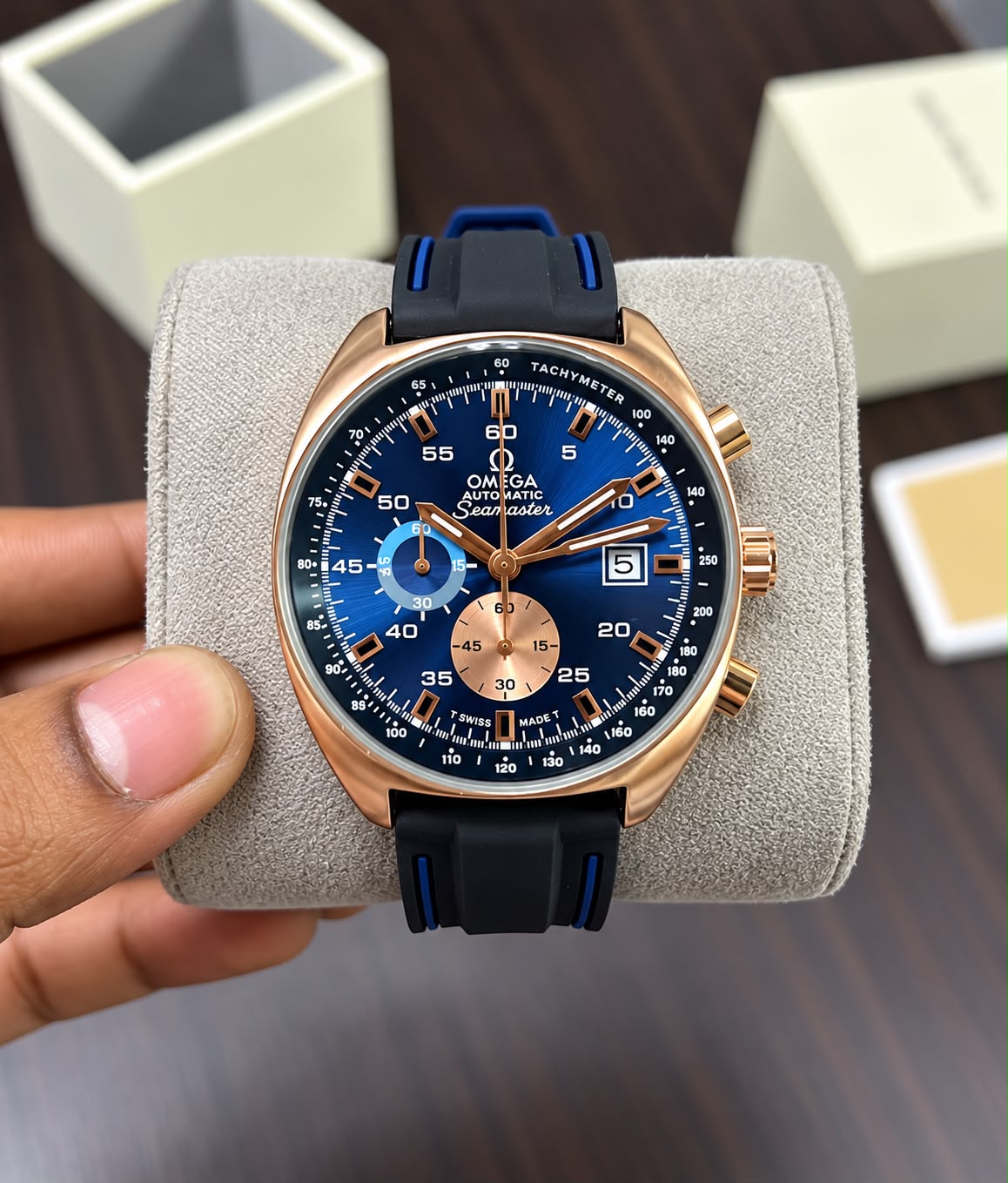 Omega Seamaster Chronograph  Luxury rose gold finish with a bold black dial_S8