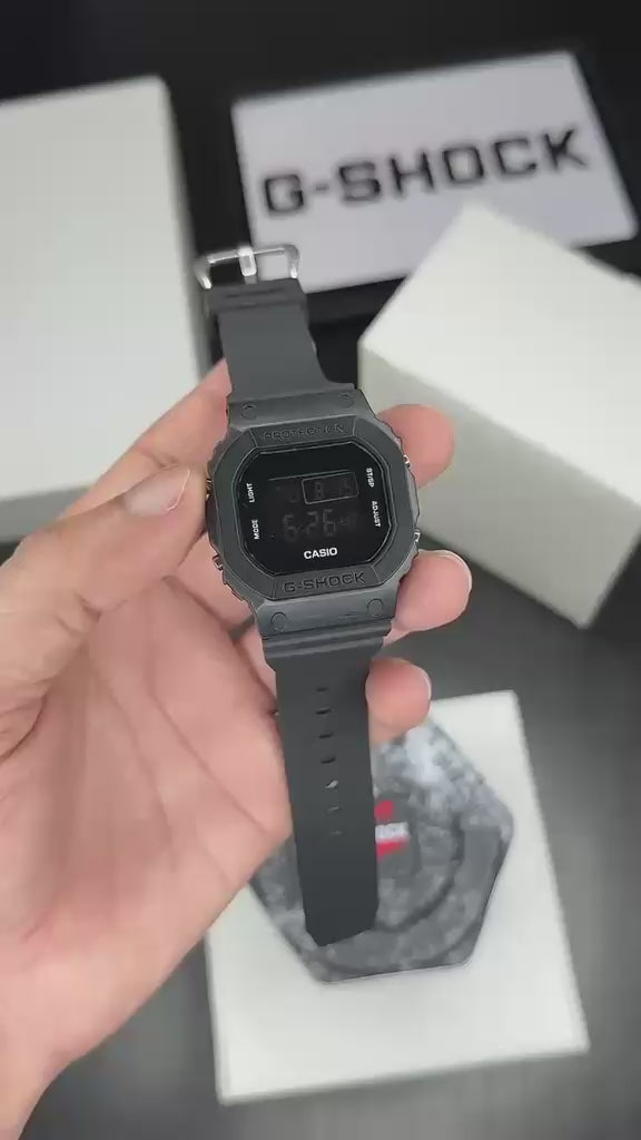 Load video: G-SHOCK | CASIO 5600 SERIES DW-5600BB-1 Full Black_S24